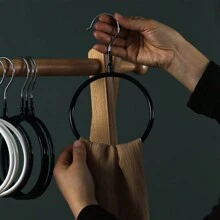 一對掛鉤絲巾掛架,多功能承重 10 公斤並可作為成人衣架、領帶掛架、腰帶勾等 - 黑色 - 查看 4