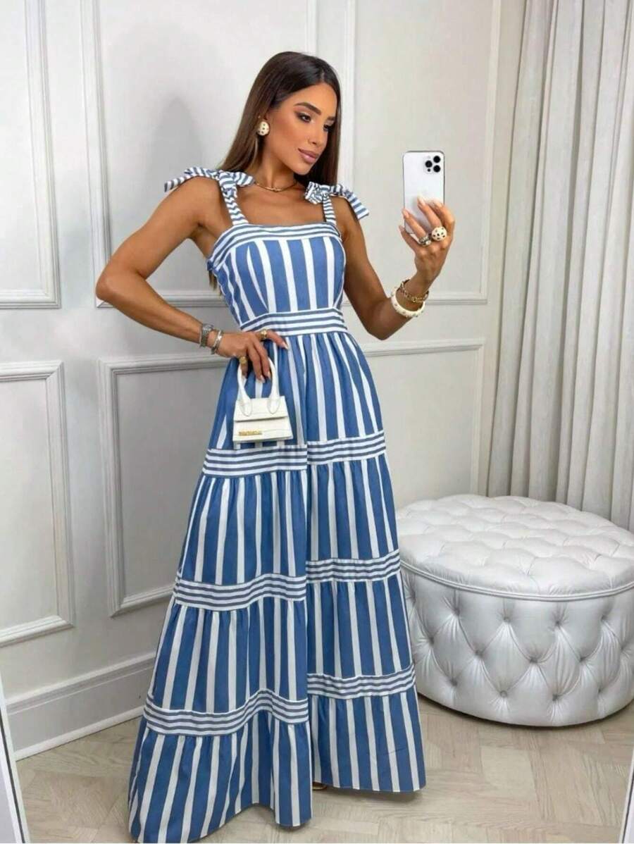 Women Dresses - Xanh và trắng - Xem 1