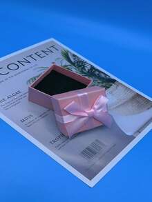 1個藍色禮品盒,帶有字母、彎帶和封面設計,適用於情人節、項鍊、生日禮物和包裝 - 藍色 - 查看 11