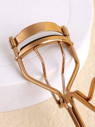 1pc Gold Eyelash Curler With Silicone Pad, Durable Shaping Eyelash Curler, Won't Damage Lashes, Suitable For Daily Makeup Eyelash Curling,Makeup,Cheap,Room Decor,Vanity,Travel,Bedroom,Makeup Accessories,Eyelash Curler,Cheap,Stocking Stuffers,Makeup,Makeup Tools,Cheap Stuff,Gifts,Gifts For Women,Christmas Gifts