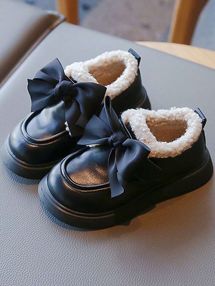 How to Choose Trendy And Comfortable Kids Shoes: Smart Tips