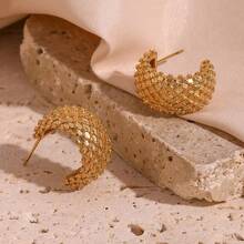 European And American Style Minimalist Uncommon Pineapple Textured Thick C-Shaped Earrings For Women, Made Of Gold Plated Stainless Steel And Titanium Steel - Gold - View 3