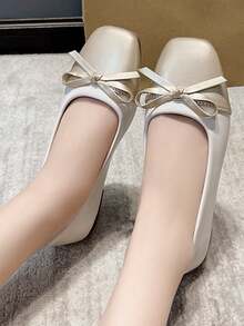 秋春季新款單色扁鞋，帶蝴蝶結裝飾和方頭設計，適合中老年婦女，易穿脫的懶人鞋，柔軟的鞋底 - 米色 - 查看 4