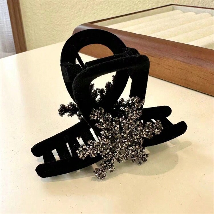 1pc Luxury Small Double-Sided Rhinestone & Flannel Hair Clip, And Simple Style, Versatile Designed Hairpin Hair Claw, Suitable For Daily Use Snowflake - Black - View 6
