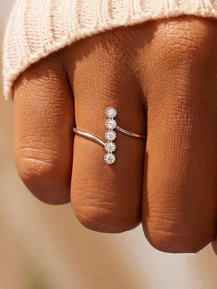 1入組精美方晶鋯石裝飾銀戒指適合女士日常裝飾 - 銀色 - 查看 1