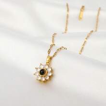 精美時尚的“我愛你”100種語言投影石頭和向日葵和鑽石項鍊,是女士生日禮物,情人節禮物,家庭或朋友的珠寶配飾首選 - 金色 - 查看 3