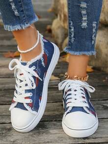 歐美風格女子戶外運動休閒帆布鞋,綁帶款平底圓頭心形印花運動鞋,大尺寸43 - 彩色 - 查看 4