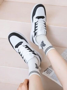 Women's Flat Non-Slip Breathable Solid Color Casual Shoes, PU Leather Low Top Lace Up Low Heel Fashion Elegant Athletic Sneakers, Commuting, Black & White - Black and White - View 11