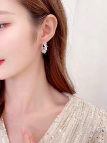 1 全新超閃亮方晶鋯石優雅簡約圓形環形耳環女式 - 銀色 - 查看 7