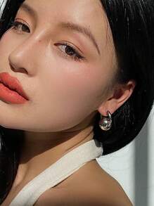 一对不锈钢光滑CCB材质圆球耳环，简约设计，时尚百搭 - 銀色 - 查看 3