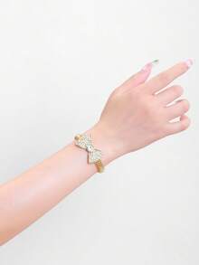 1 件奢华蝴蝶结方晶锆石可调节宠物手链，适合女士、派对和婚礼配饰 - 蝴蝶型 - 查看 1