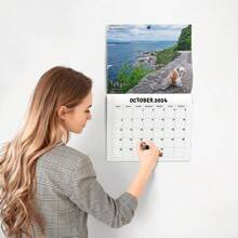 2024年房屋狗在美麗的地方排便的日曆-牆掛式日曆,有趣的聖誕節男女禮物,男性有趣的禮物用於朋友,家庭禮物,白象禮物 - Gag Gift/Calendar - 查看 5