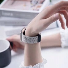 適用於蘋果手錶錶帶，運動款式中空透氣矽膠錶帶38mm、40mm、41mm、42mm、44mm、45mm、49mm，舒適適合睡眠佩戴，適用於Apple Watch Ultra SE /8/7/6/5/4/3/2/1通用 - 星光色 - 查看 2
