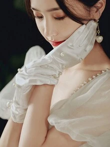 2 件新娘婚礼珍珠串珠软缎短手套，适合婚礼、摄影秋季女士服装 - 白色 - 查看 1