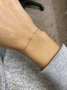 1入組時尚方晶鋯石和字母裝飾銀手環適合女士日常裝飾 - 金色 - 查看 2