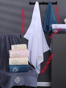1 件白色加厚浴巾，带刺绣字母和皇冠图案，矩形，适合成人，快干，柔软，不褪色，非常适合浴室、酒店、健身房、家庭、游泳池、度假派对 - 白色 - 查看 2