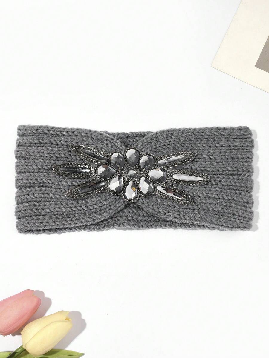 1個女式編織毛帶頭箍,配鑽和寬鬆蝴蝶結細節,適用於秋冬、復古和街頭風格。非常適合日常搭配和戶外運動,夾髮和保溫。簡單時尚。 - 灰色 - 查看 1