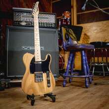 LyxPro 39" Telecaster Solid Body Guitar Electric Guitar TL Series, Full-Size Paulownia Wood Body, 3-Ply Pickguard, C-Shape Neck, Ashtray Bridge, Quality Gear Tuners, 3-Way Switch & Volume/Tone Controls, 2 Picks Included - 自然的 - 查看 7