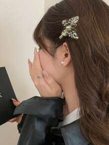 1入組女士金屬合金蝴蝶夾,精美的中空設計,適用於日常髮型裝飾,時尚優雅,每天穿著的理想之選 - 金色 - 查看 1