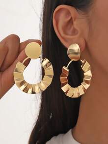 1 對橢圓形鏤空凹凸圖案個性化奢華華麗風格女士耳環 - 金色 - 查看 1