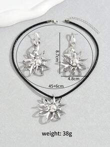 2入組法式時尚頸鍊和耳環套裝,以玫瑰、橄欖葉、心型、藍色眼睛、流蘇、蛇、祖母綠石頭、豹紋、多色珠子和珍珠為特色,適合女士派對 - 鏤空花 銀色 - 查看 5