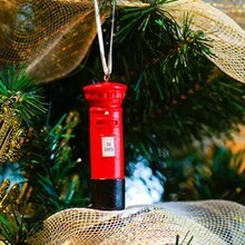 1入紅色樹脂郵箱聖誕裝飾掛飾,創意雪花頭骨掛墜,薑餅人和聖誕樹掛飾,家居節日裝飾樹脂配件 - 紅色 - 查看 1