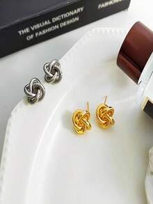 1pair Fashionable & Delicate Twisted Design Stud Earrings, Perfect For Women - Silver - View 3