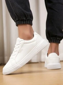 Chaussures de sport décontractées pour hommes, à lacets avec semelle souple et plate, chaussures de marche basses et polyvalentes à bout rond et chaussures de skateboard