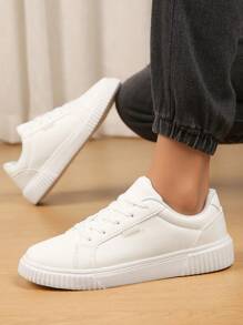 Chaussures de sport décontractées pour hommes, à lacets avec semelle souple et plate, chaussures de marche basses et polyvalentes à bout rond et chaussures de skateboard