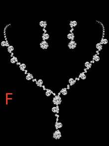 婚紗婚禮配件套裝,包括項鍊和耳環,簡約時尚,鑲有豐富的鉆石,非常適合新娘