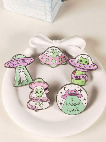 5pcs Cartoon Alien Cat Series Brooches, Funny Cat Spaceship Metal Badges For Clothes, Bags, Hats Decoration, Creative Gift