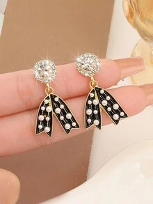 高档优雅全钻装饰个性时尚流苏耳环，蝴蝶造型，新款，女士款 - 黑與白 - 查看 2