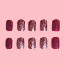 星星貼紙升級您的造型，24入短款酒紅色指甲貼紙，配有閃亮粉末和閃光粉，適用於派對、舞會、潮流少女和軟妹子的日常穿搭，穿戴時裝指甲和一塊果凍凝膠和一塊水果糖條貼紙，持久耐用