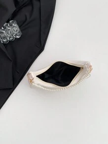 Bolso de mano casual tipo tote con decoración de placas metálicas y cadena con cuentas de imitación de perlas, bolso de hombro multifuncional en forma de media luna para mujer para uso en el trabajo/transporte