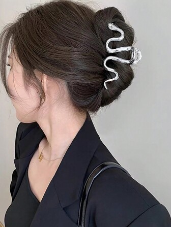 1pc Metallic Snake Shaped Hair Claw For Women, Sweet And Suitable For Daily Use Hair Accessory Party Claw Clips Hair Clips Hair Jaw Clip Hair Clamps Hair Clutch Hair Catcher Clip Fall Winter Hair Accessories For Women For Vacation Outfits Woman
