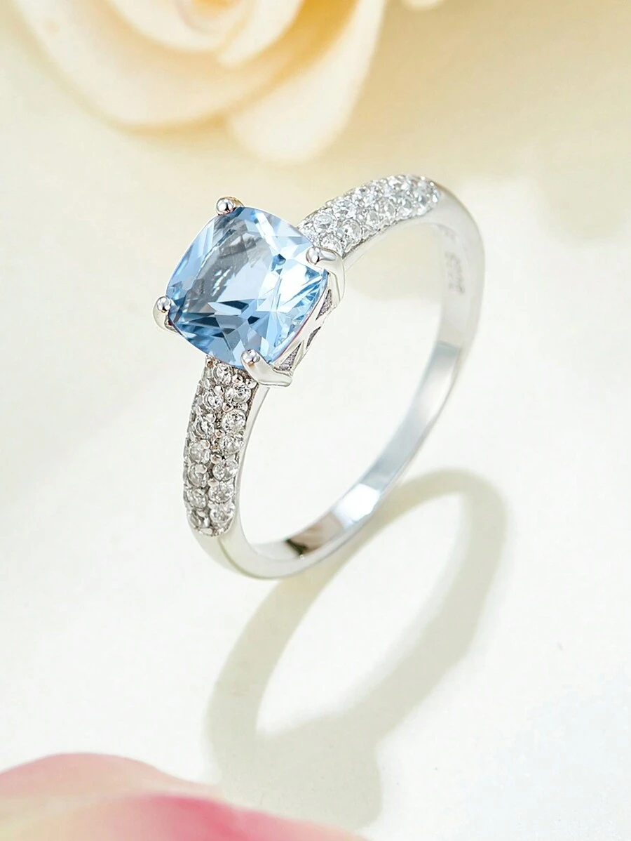 925纯银方形海蓝宝石戒指，镶嵌钻石，闪耀优雅，尽显奢华浪漫气息，适合订婚仪式、周年纪念、正式晚宴、奢华派对等场合佩戴。 - 淺藍色 - 查看 1