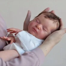 19英寸(48cm)真實仿真的手工製作的再生娃娃(中性),柔軟的身體和逼真的嬰兒,人手植髮,睡眠嬰兒娃娃,收藏玩具的陪伴,生日和聖誕禮物,包括隨機奶瓶、奶嘴和尿布的衣服 - 白色 - 查看 6
