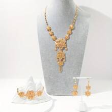 1set Heart Design Golden Fashionable Earrings, Necklace And Bracelet Set