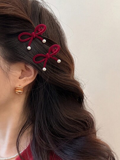 2 pièces Pinces à cheveux avec nœud papillon et faux perles, couleur unie, style élégant et doux pour les rassemblements scolaires, les soirées dansantes et le port quotidien. Accessoires de cheveux mignons pour femmes, école, université. Accessoires de cheveux avec perles et nœuds.