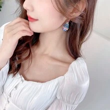 1 對復古優雅中式宮廷風格珍珠裝飾連身裙形狀耳釘,適合女士日常穿著和晚禮服搭配 - 藍色 - 查看 3