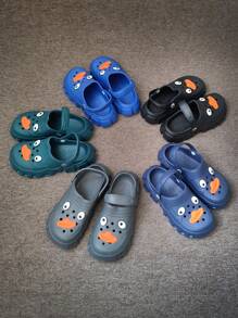 Chanclas para Niño Tipo Croc Antiderrapantes, Cómodas y Ligeras con Jibbitz, Charms Incluidos de Ojos y Boca Divertidos | Sandalias Tipo Zuecos para Día a Día, para la Playa, Fáciles de Colocar - Negro - Ver 8