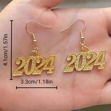 1對精美且時尚的2024數字年號設計垂墜耳環,適用於女性,創意珠寶,適用於派對和新年禮物 - 銀色 - 查看 5