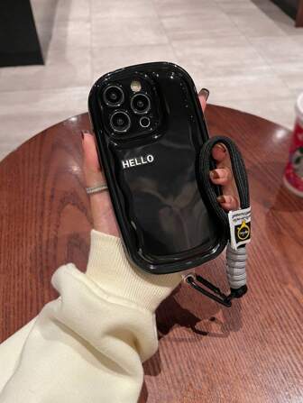 تميمة تفاحة مع هاتف 1 قطعة، غطاء هاتف سيليكوني ناعم مضاد للإنزلاق بتصميم خلاق بشكل حرف السلام + 1 قطعة إكسسوار معصم للهاتف