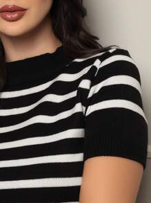 Women Knit Tops - 黑與白 - 查看 3