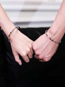 1pc Stainless Steel Mobius Twist Open Bangle Bracelet, Retro Couple Bracelet For Men And Women, Fashion Accessories