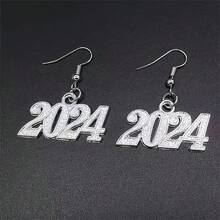 1對精美且時尚的2024數字年號設計垂墜耳環,適用於女性,創意珠寶,適用於派對和新年禮物 - 銀色 - 查看 2