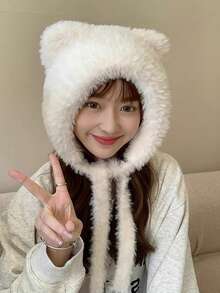 可適用於春、秋、冬季的織熊帽,讓孩子們保持溫暖與舒適。可愛的熊形狀配上厚實的毛絨和耳套設計,展現優美的面容和保持耳朵溫暖。使用人造兔毛材質以增加保暖度。 - 白色 - 查看 5