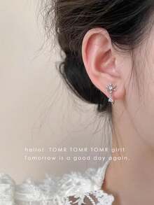 2023新款雪花夾式耳環,女性般配品非穿孔耳部附件,附有防蚊托盤,高档獨特設計,適合秋冬時節 - 銀針耳釘 - 查看 1