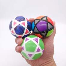 1只帶eva材質和強彈力的彩色彈跳球,是青少年和寵物的完美生日/新年/寵物禮物。 - 彩色 - 查看 5