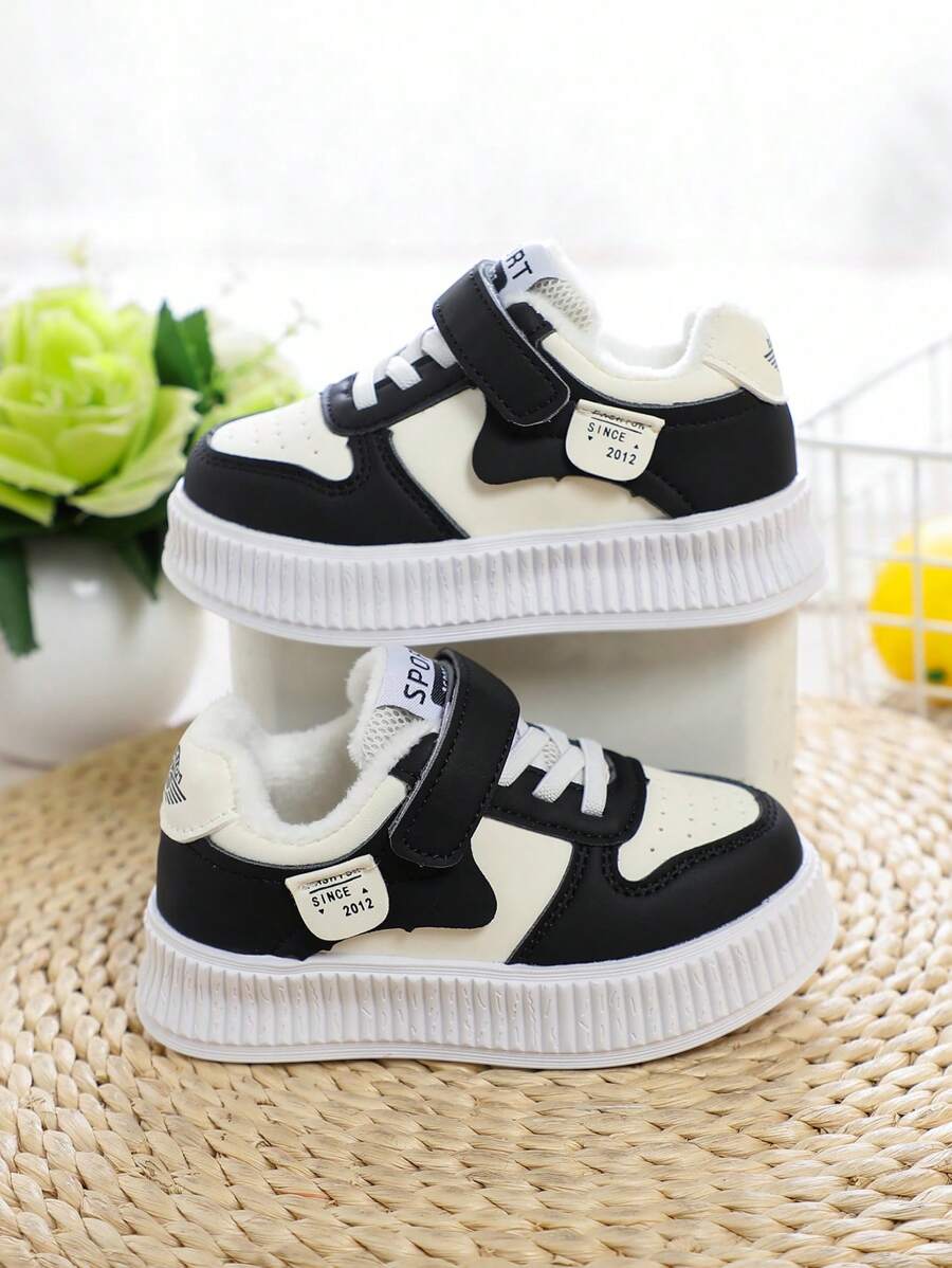 1pair Autumn/Winter Boys' Plush Lined Flat Shoes, Soft Bottom Anti-Skid Outdoor Sports Casual Shoes For Kids - Black - View 1